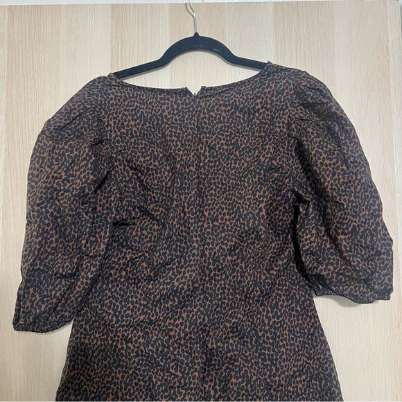 Universal Threads Leopard Print Ruched Dress - Picture 7 of 9